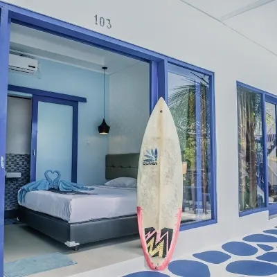 بومبورا سيرف كامب Hotels near معبد أولواتو