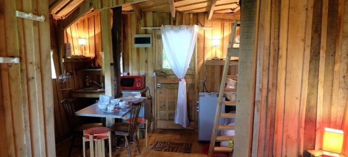 Cabane Dans les Arbres - Tree House Hotels in Mayenne