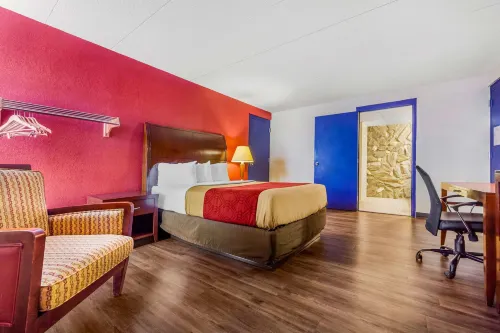 Econo Lodge Inn & Suites Brookings Hotels in Brookings