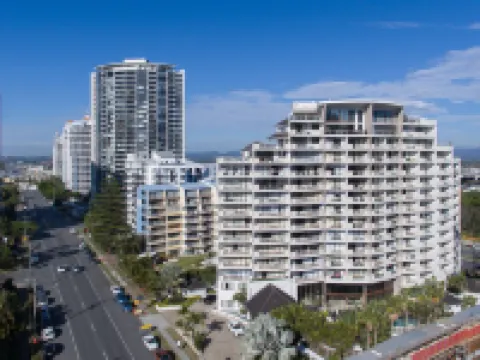 Broadbeach Savannah Resort Hotels in Broadbeach