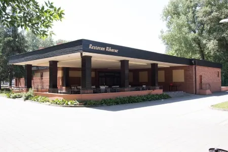 Tourist Resort Ribarsko Ostrvo Отели в г. Сремски Карловци