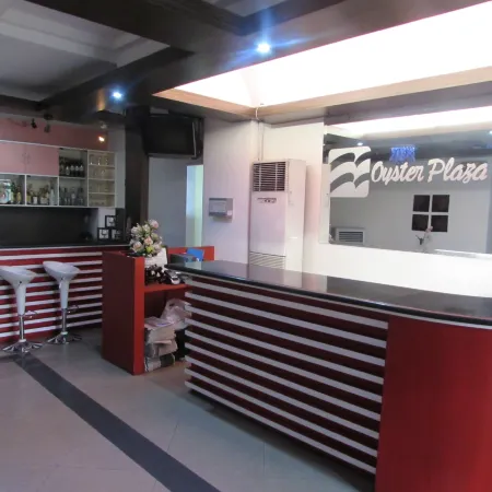 Oyster Plaza Hotel Отели рядом с достопримечательностью «Gabriel "Flash" Elorde Museum»