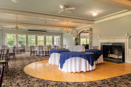 The Bethel Resort & Suites