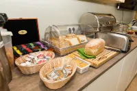 Hotel Ísland - Comfort - Breakfast