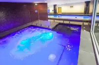 Melbourne Holiday Apartments Flinders Wharf - spa