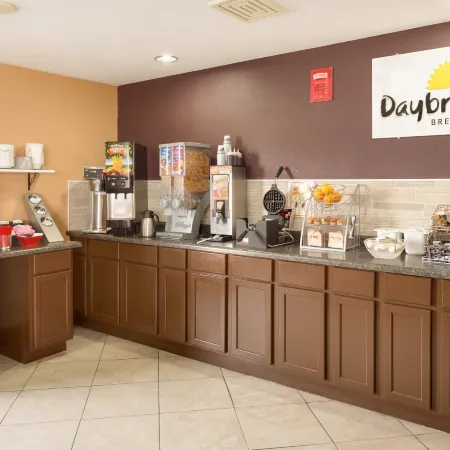 Days Inn by Wyndham Anderson IN