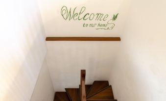 CA du Pescou Rapallo, Charming 2,Bedroom Apartment with Stunning Hill Views Overlooking the Greenery