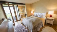 The View Hotel a 
