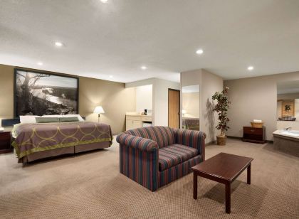 Super 8 by Wyndham Green Bay I-43 Bus. Park