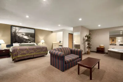 Super 8 by Wyndham Green Bay I-43 Bus. Park Hotels in Green Bay