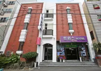 Twins Hotel Отели в г. 