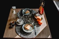 Panoramic Villa Garassino - Country Rooms and Fine Restaurant Hotels in Neive