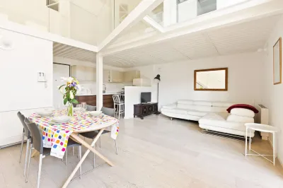 Elegant Loft with Balcony! Hotels in Precotto