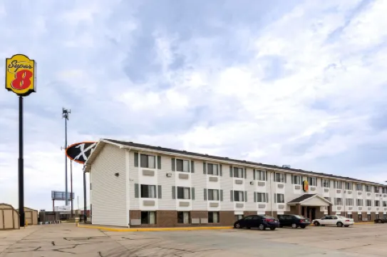 Super 8 by Wyndham Hays KS