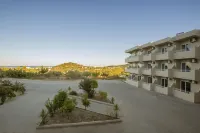 Hillside Studios & Apartments - Bjergudsigt