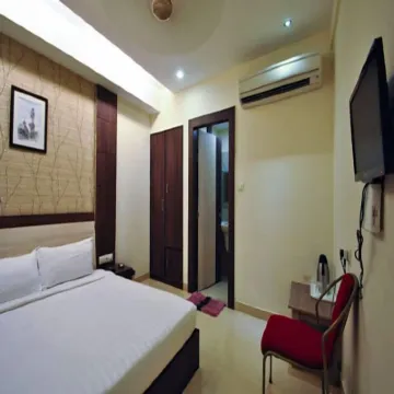 Hotel Mandiram Hotels near Jhusi puliya झूसी