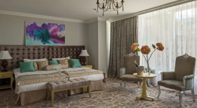 Bristol Central Park Hotel Hotels in der Nähe von Catedrala Mitropolitană Nașterea Domnului