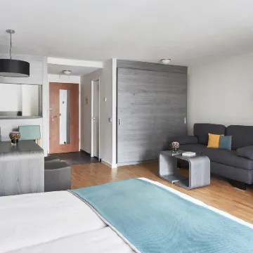 Living Hotel Nürnberg Hôtels à proximité de : fontaine Ehekarussel