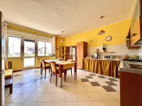 b&b holiday Hotel in zona Rovigliano