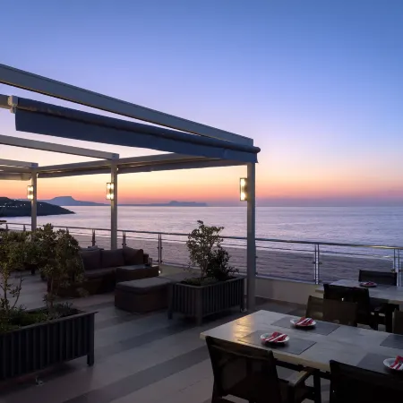 Macaris Suites & Spa