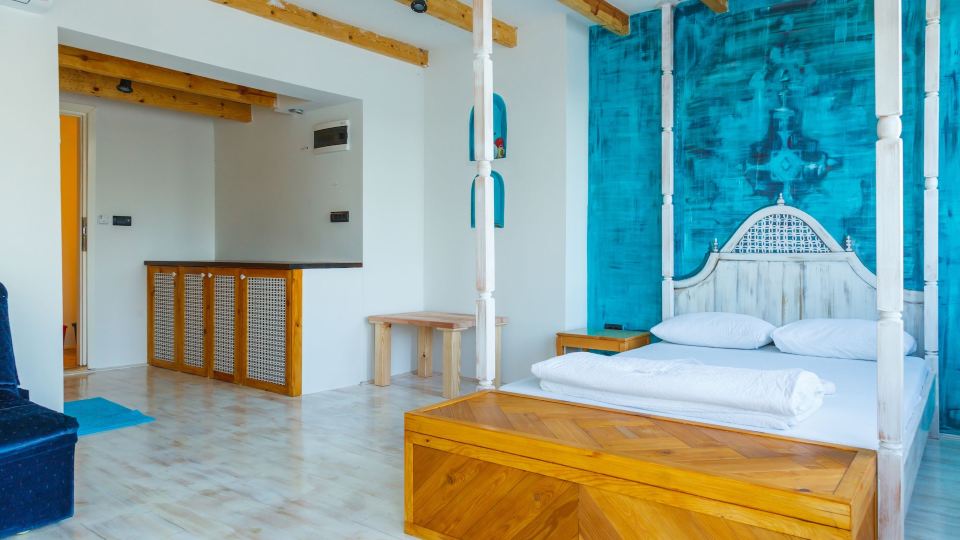 ArkaBarka Floating Hostel
