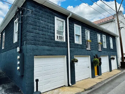 Cozy and modern 2 bedroom apartment with balcony in downtown Elkins, WV Hotels in Elkins