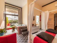 Snob Luxury Suite