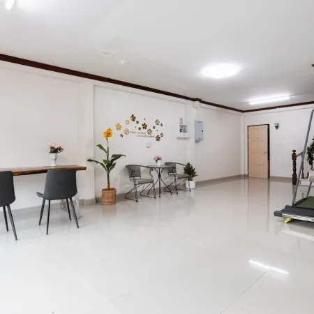 2B Cozy Hostel