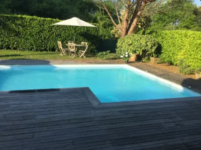 La Maison des Eaux Claires Отели в г. Рулле-Сент-Эстеф