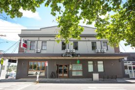 ナグス ヘッド ホテル