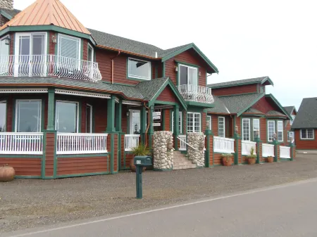 The Collins Inn and Seaside Cottages - Adults Only Отели в г. Ошен Шорс