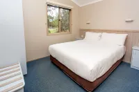 Big4 Moruya Heads Easts Dolphin Beach Holiday Park - parking