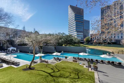 休斯頓歐姆尼飯店