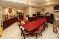 Ramada by Wyndham Fresno Northwest - breakfast