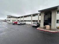 Desert Sands Inn & Suites - Motels
