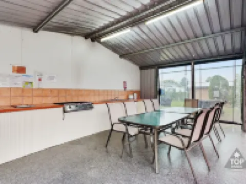 Fossicker Caravan Park Hotels in Glen Innes