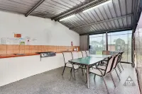 Fossicker Caravan Park Hotels in Glen Innes