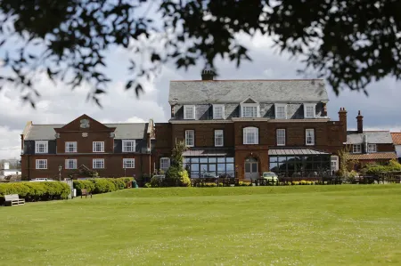 Le Strange Arms Отели рядом с достопримечательностью «Макдоннелл Караванс»