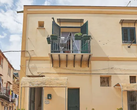 Solemar Sicilia - Casa Olivia Hotels in Porticello
