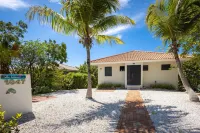 Seaside Rhapsody at Villa Kolibreeze Hotels near Cas Abao Beach