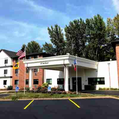 Heartland Inn Coralville Hotel Exterior