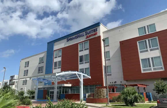 克利夫蘭比奇伍德萬豪SpringHill Suites 酒店