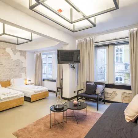 R34 Boutique Hotel Отели рядом с достопримечательностью «Метрополитен города Софии»