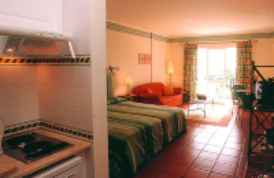 Apartamentos Quinta Mae Dos Homens
