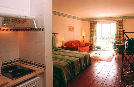 Apartamentos Quinta Mae Dos Homens Отели рядом с достопримечательностью «Sacred Art Museum (Museu de Arte Sacra)»