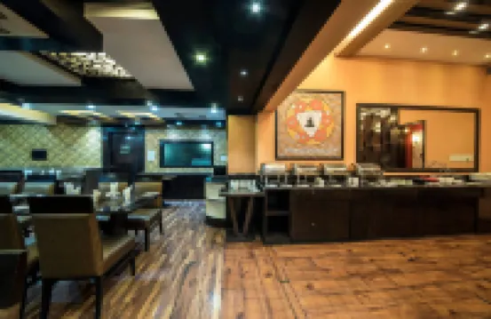 Lynq-Cico Hotels near France Consulate