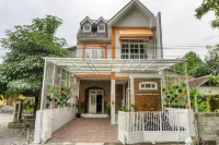 RedDoorz Near Sindu Kusuma Edupark 2 Hotell i Trihanggo