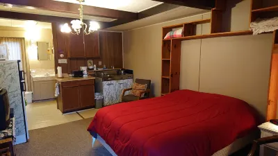 Brookside Motor Inn Hotels in Keene