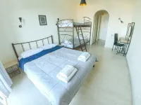 Avra Paradise Aparthotel Отели рядом с достопримечательностью «Пляж Мессонги»