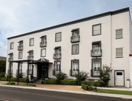 Old Capitol Inn Отели рядом с достопримечательностью «Джексон Зу»